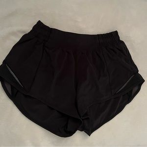 Lululemon Hotty Hot Shorts 2.5